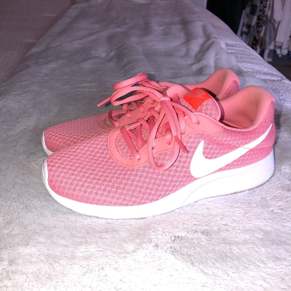 Nike’s walking shoes